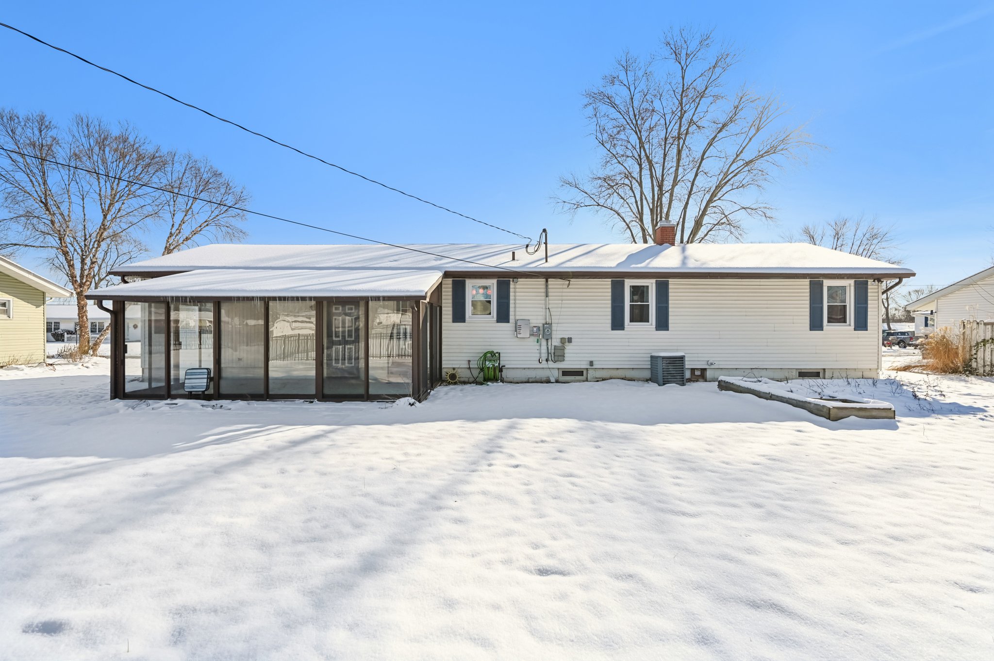 Meadow Dr-S1712-038.jpg