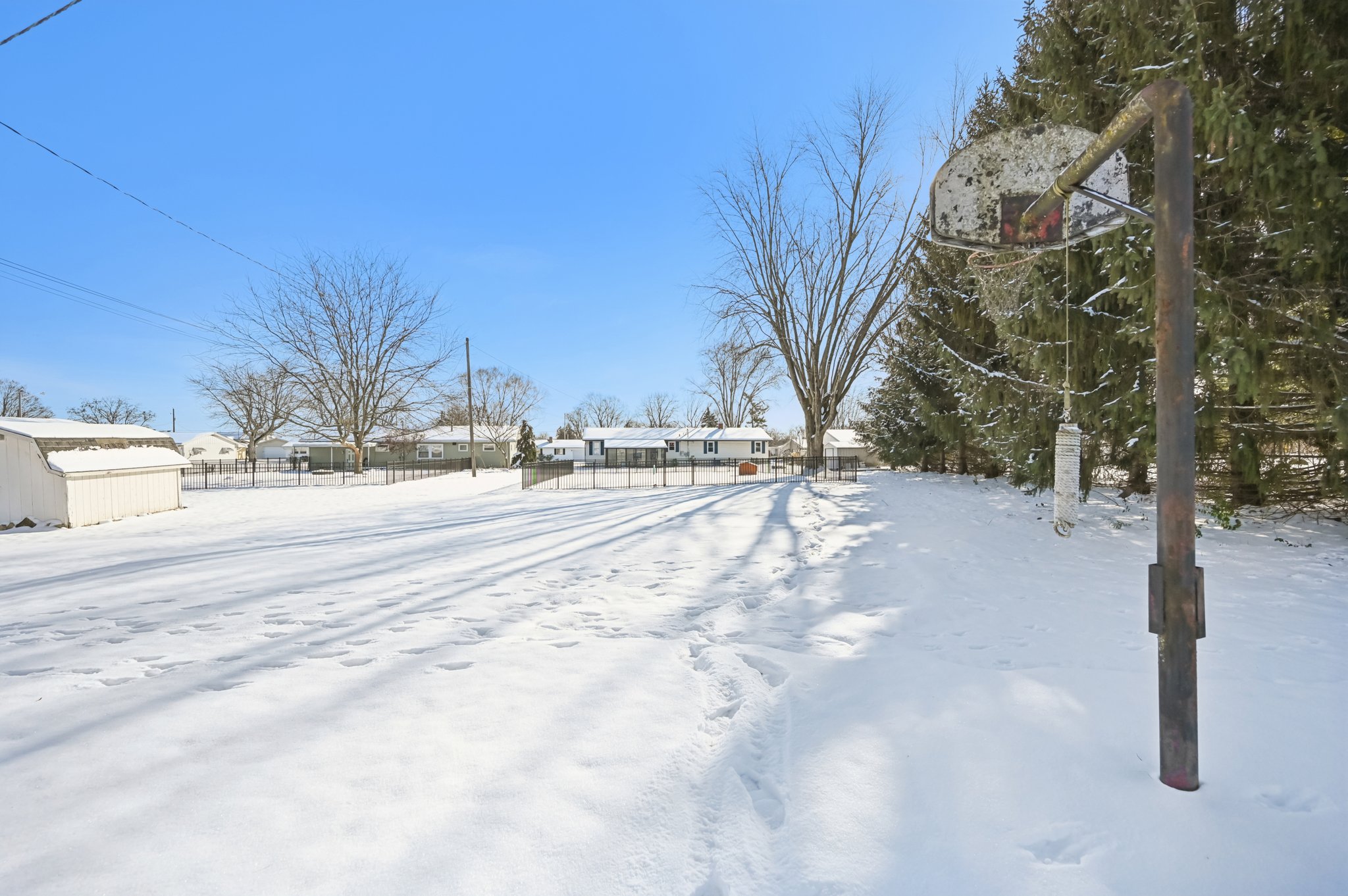 Meadow Dr-S1712-040.jpg