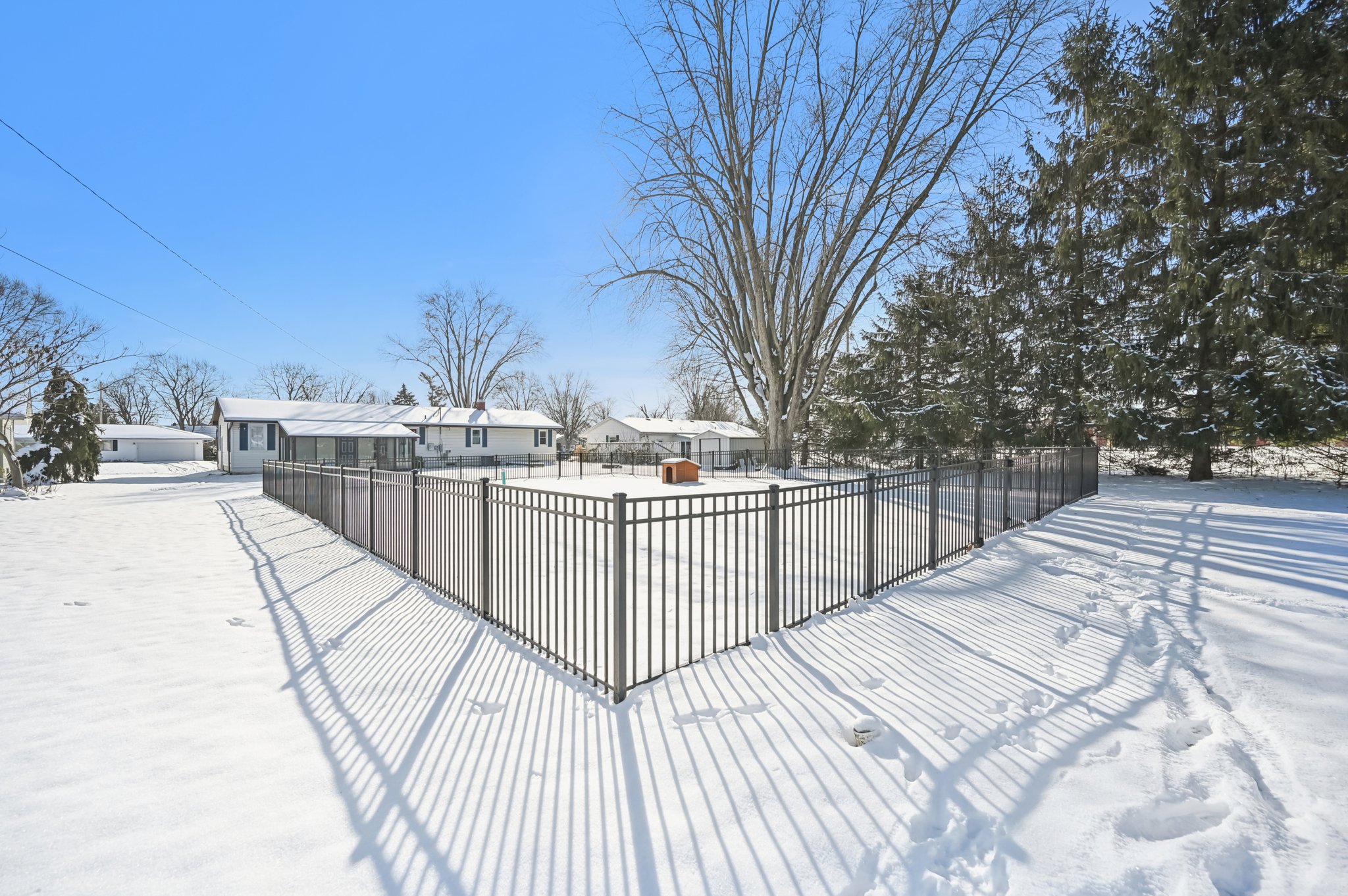 Meadow Dr-S1712-042.jpg