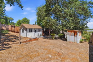 042_F8_210 Vista Way
