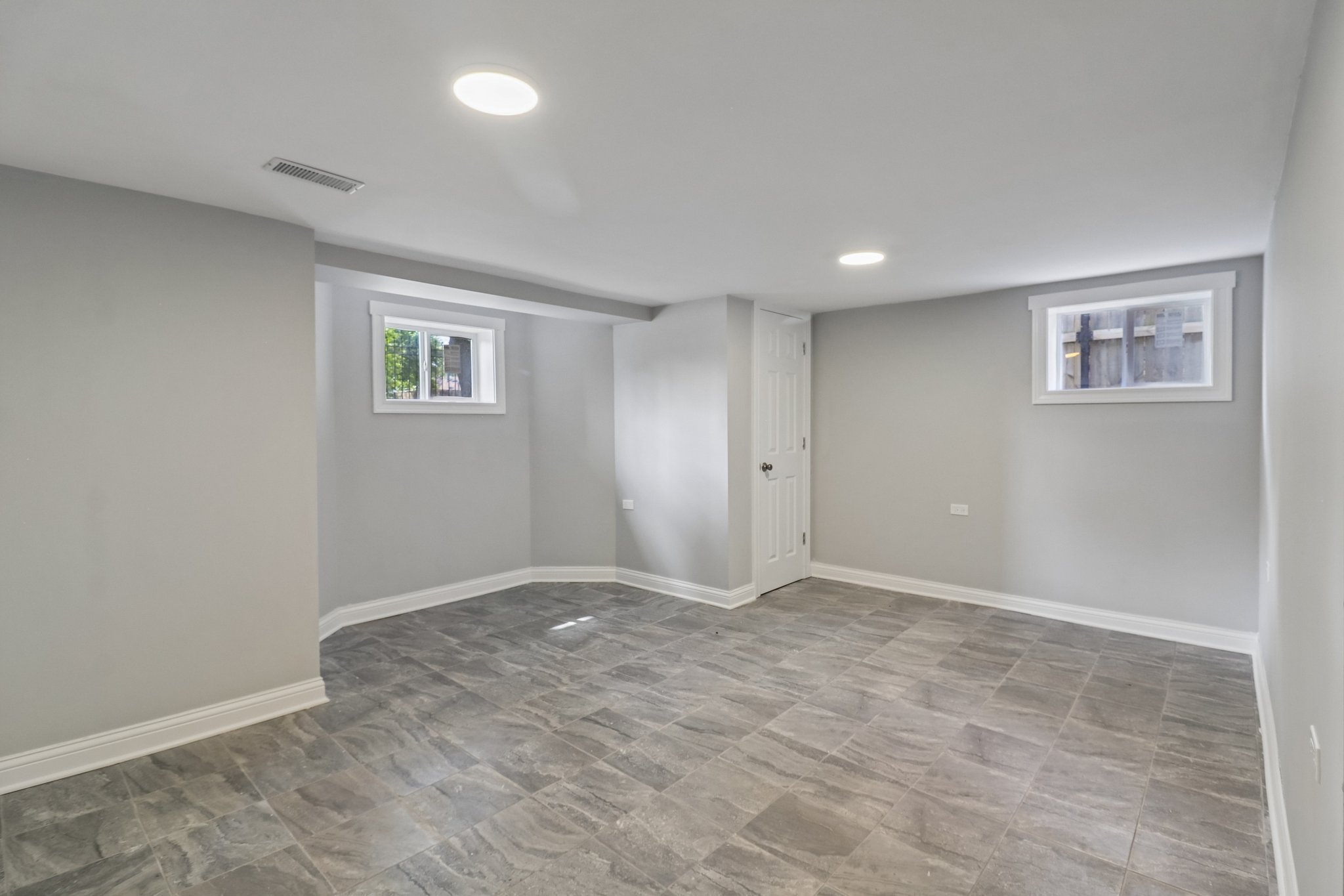 W 111th St-S0509-029.jpg