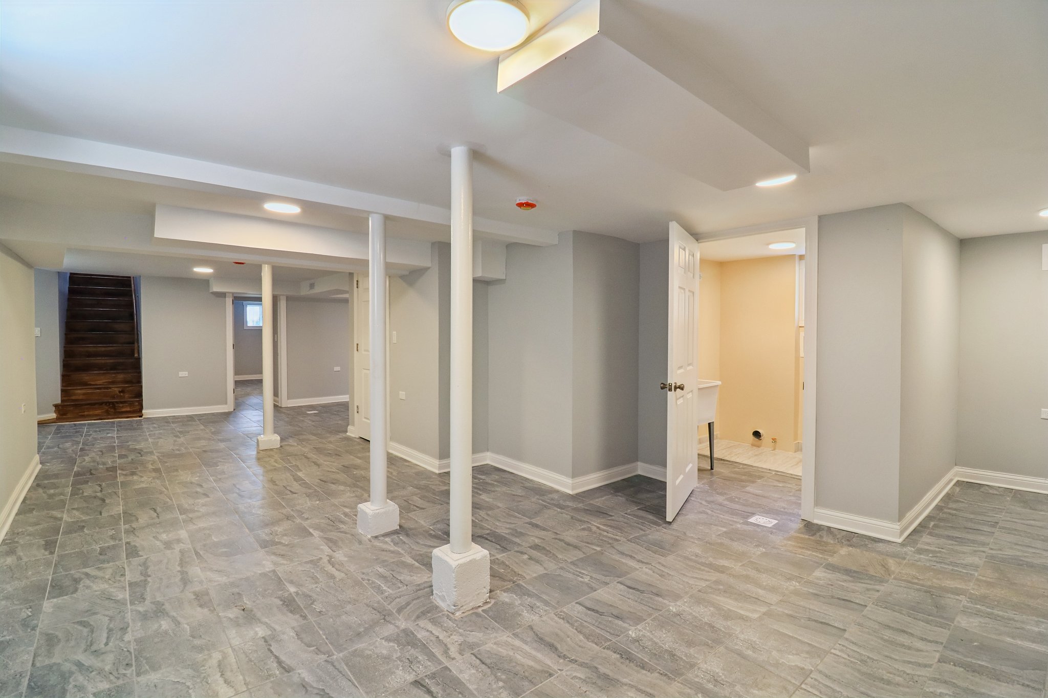 W 111th St-S0509-034.jpg