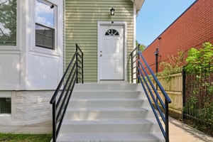 W 111th St-S0509-004.jpg