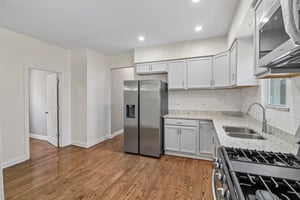 W 111th St-S0509-012.jpg