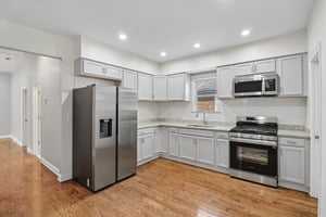 W 111th St-S0509-013.jpg