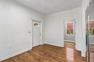 W 111th St-S0509-015.jpg