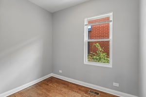 W 111th St-S0509-016.jpg