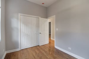 W 111th St-S0509-020.jpg