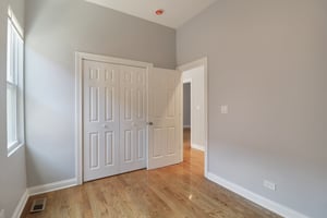 W 111th St-S0509-021.jpg