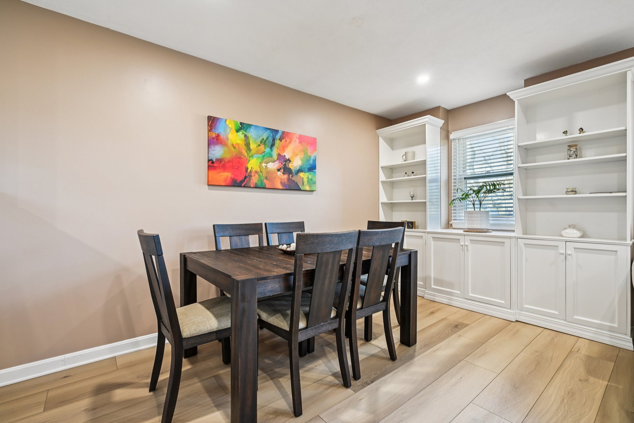 Washington St apt 10-S1004-008.jpg