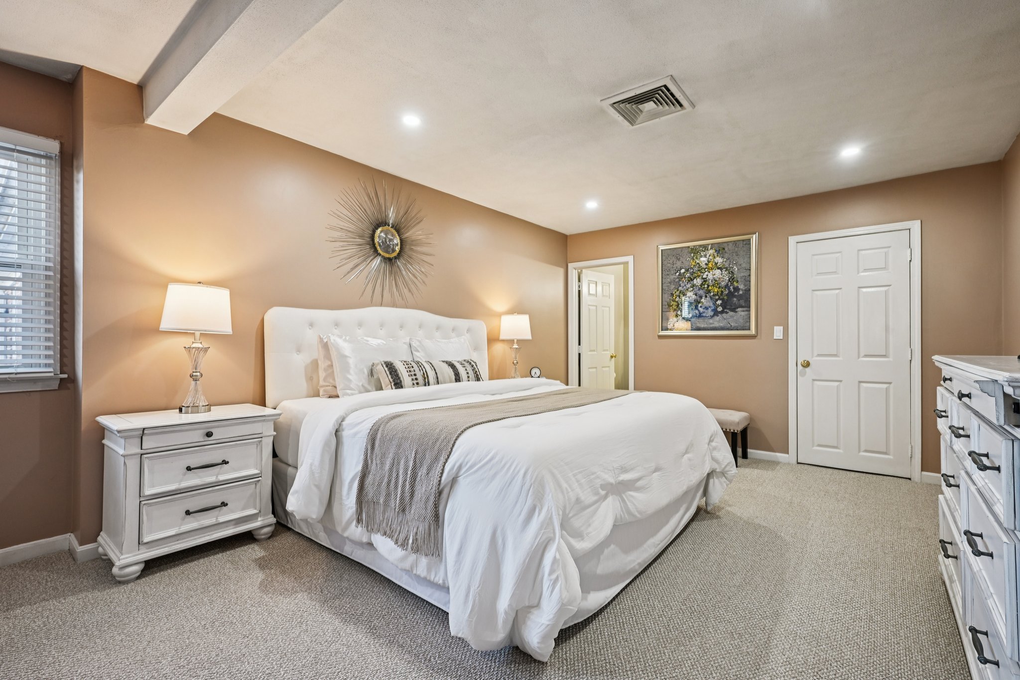 Washington St apt 10-S1004-016.jpg