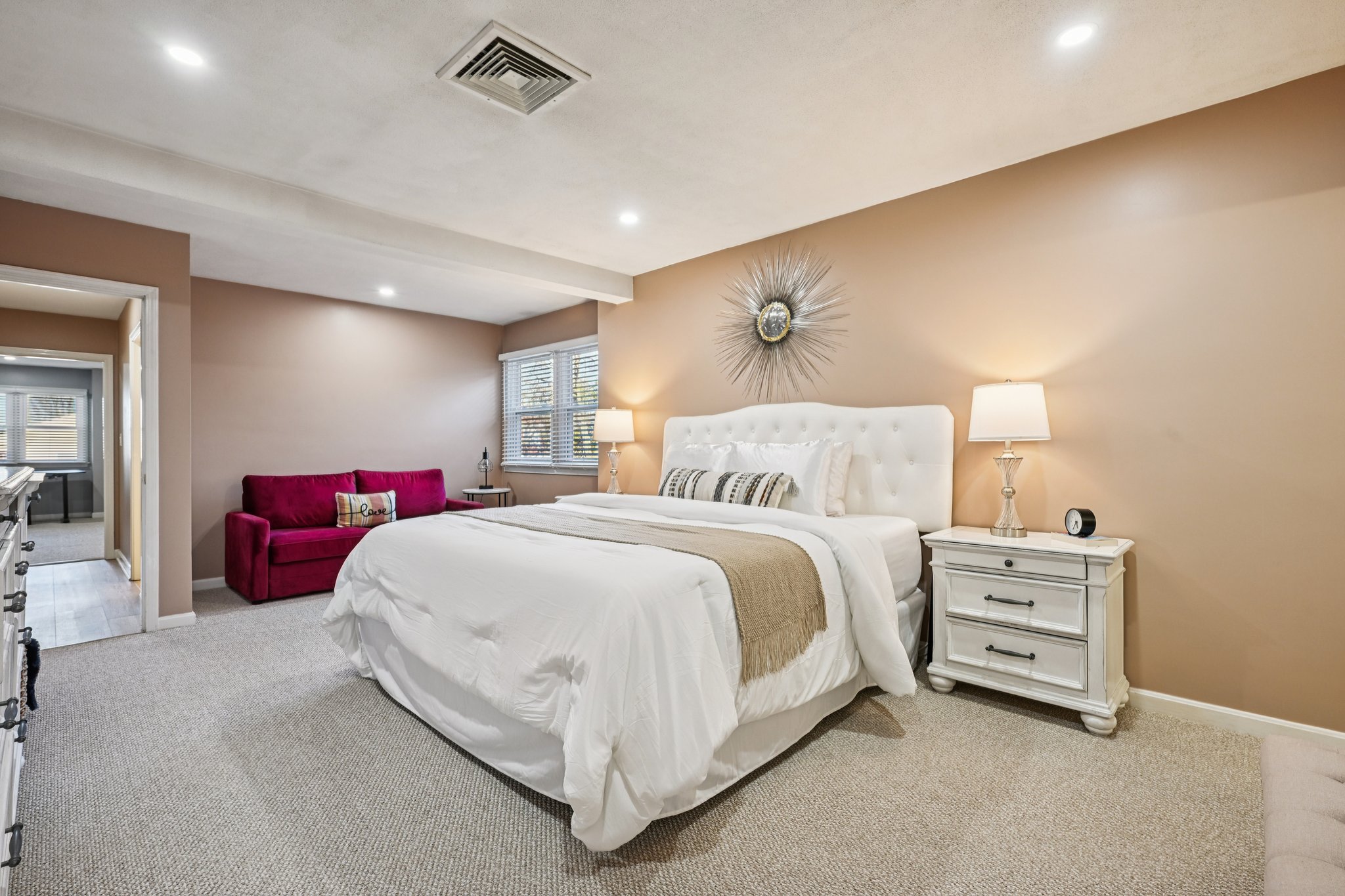 Washington St apt 10-S1004-017.jpg