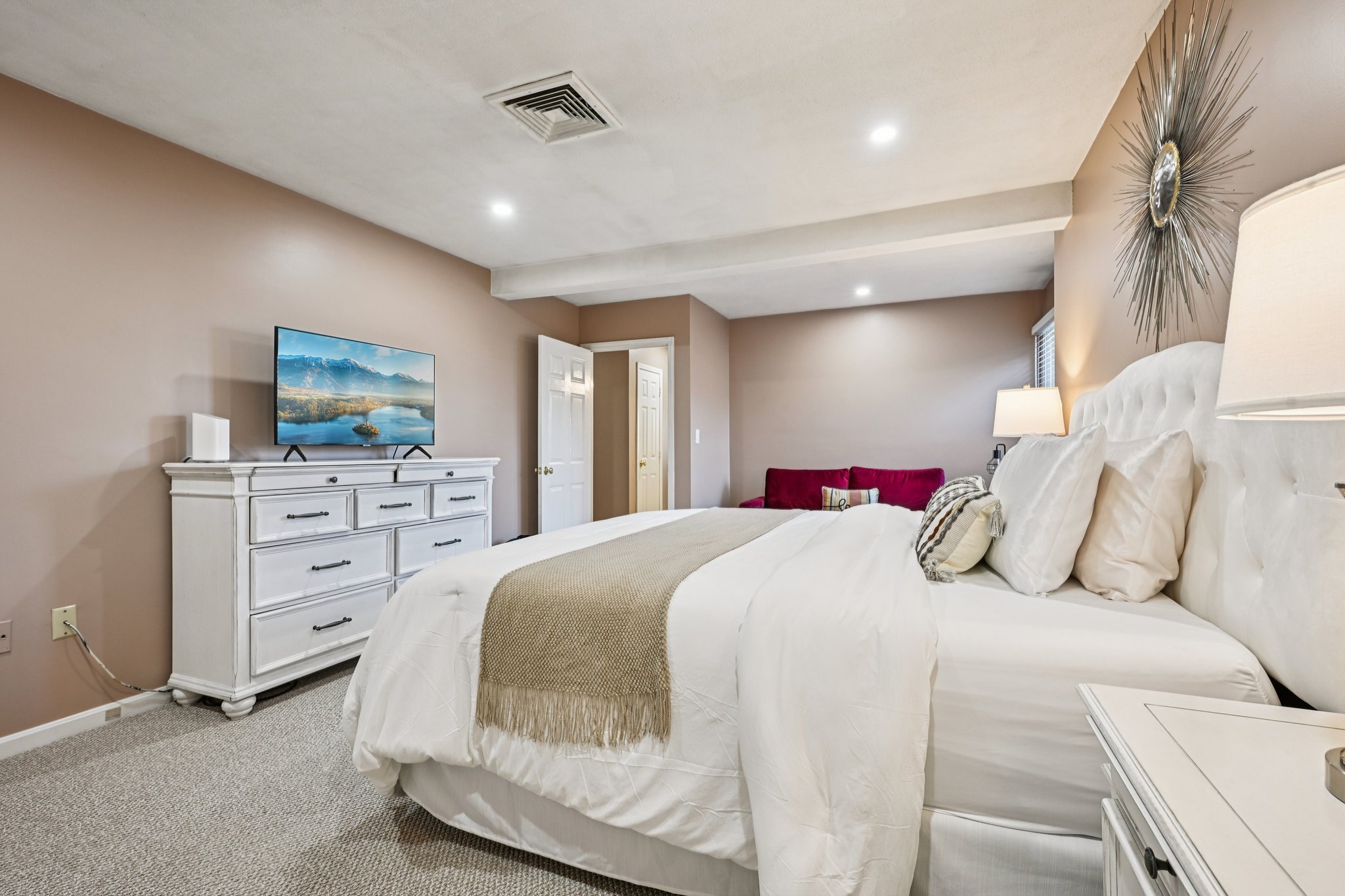 Washington St apt 10-S1004-018.jpg