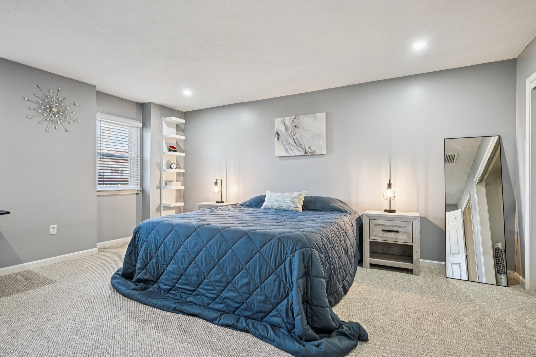 Washington St apt 10-S1004-020.jpg