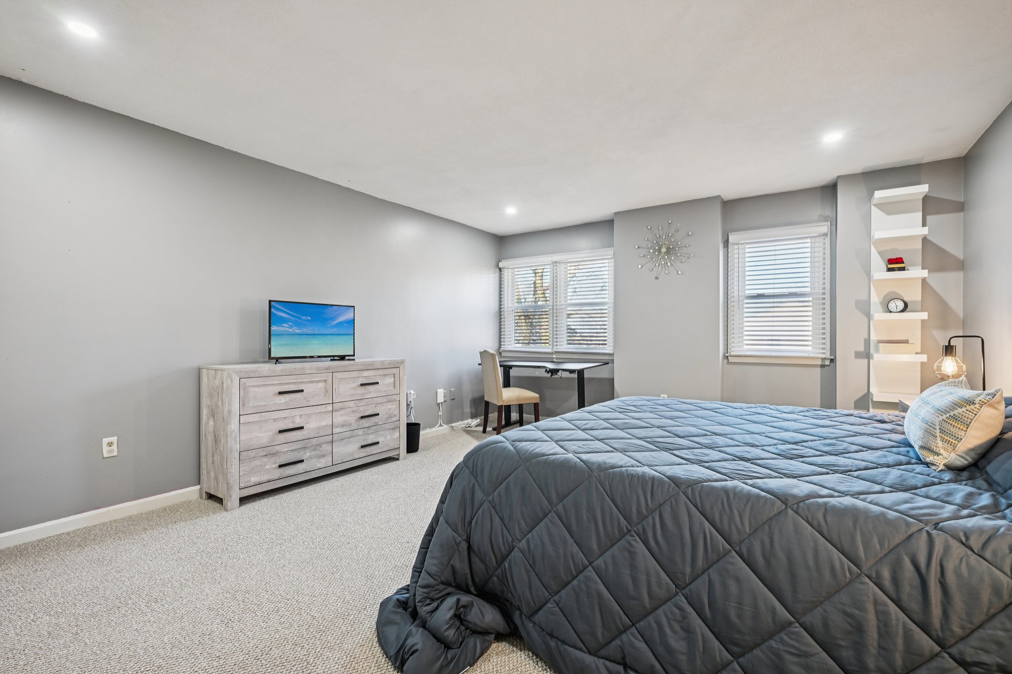 Washington St apt 10-S1004-025.jpg