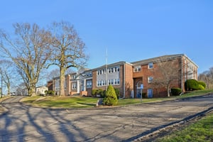 Washington St apt 10-S1004-002.jpg