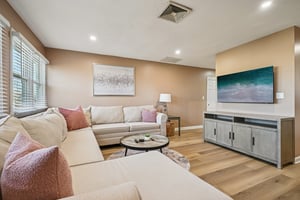 Washington St apt 10-S1004-007.jpg