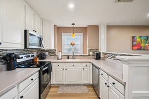 Washington St apt 10-S1004-010.jpg