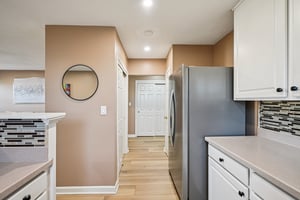 Washington St apt 10-S1004-012.jpg