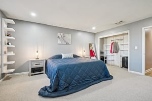 Washington St apt 10-S1004-021.jpg