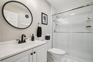 Washington St apt 10-S1004-027.jpg