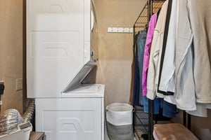 Washington St apt 10-S1004-028.jpg