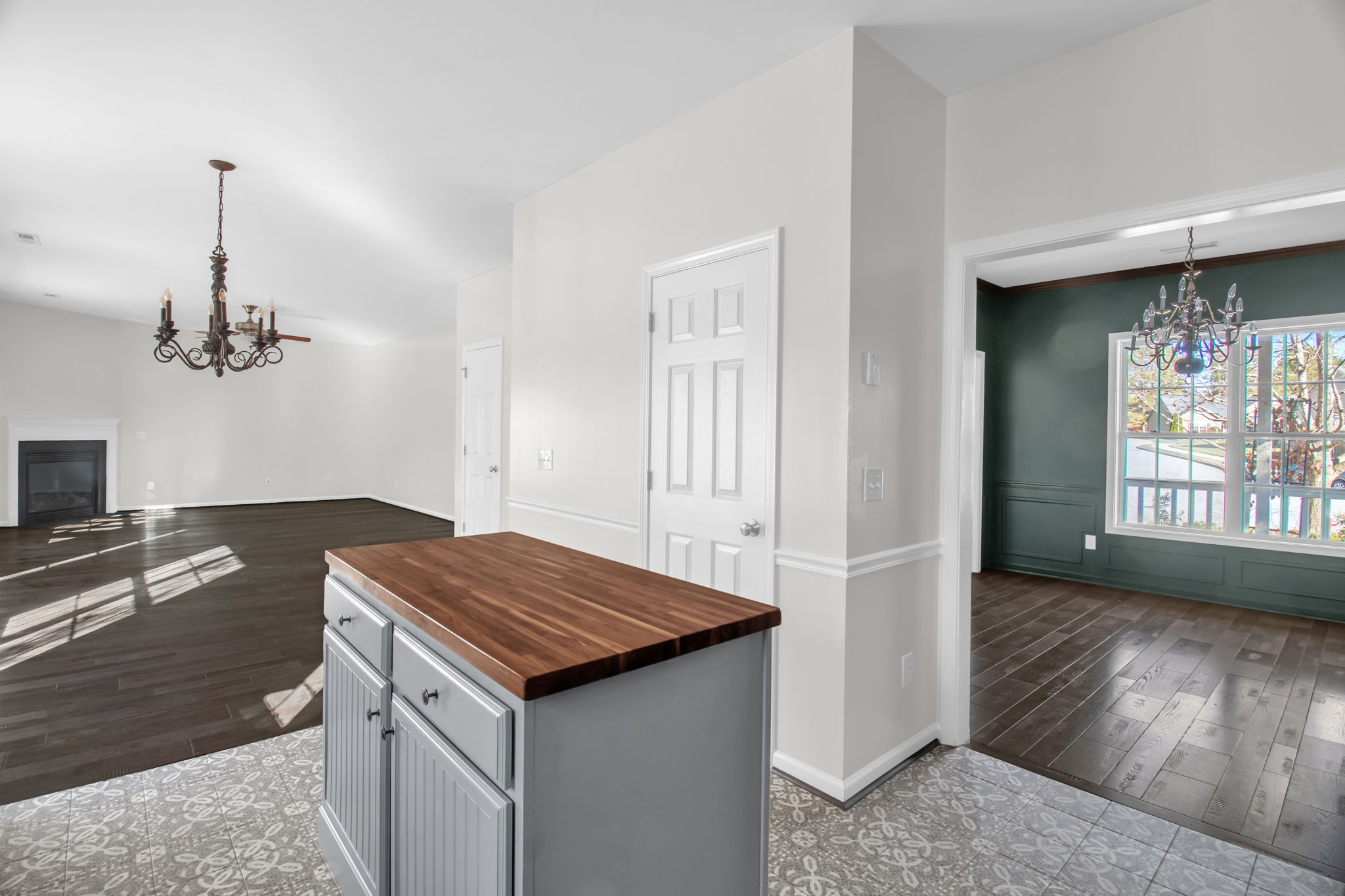 210 Waters Edge Dr-12