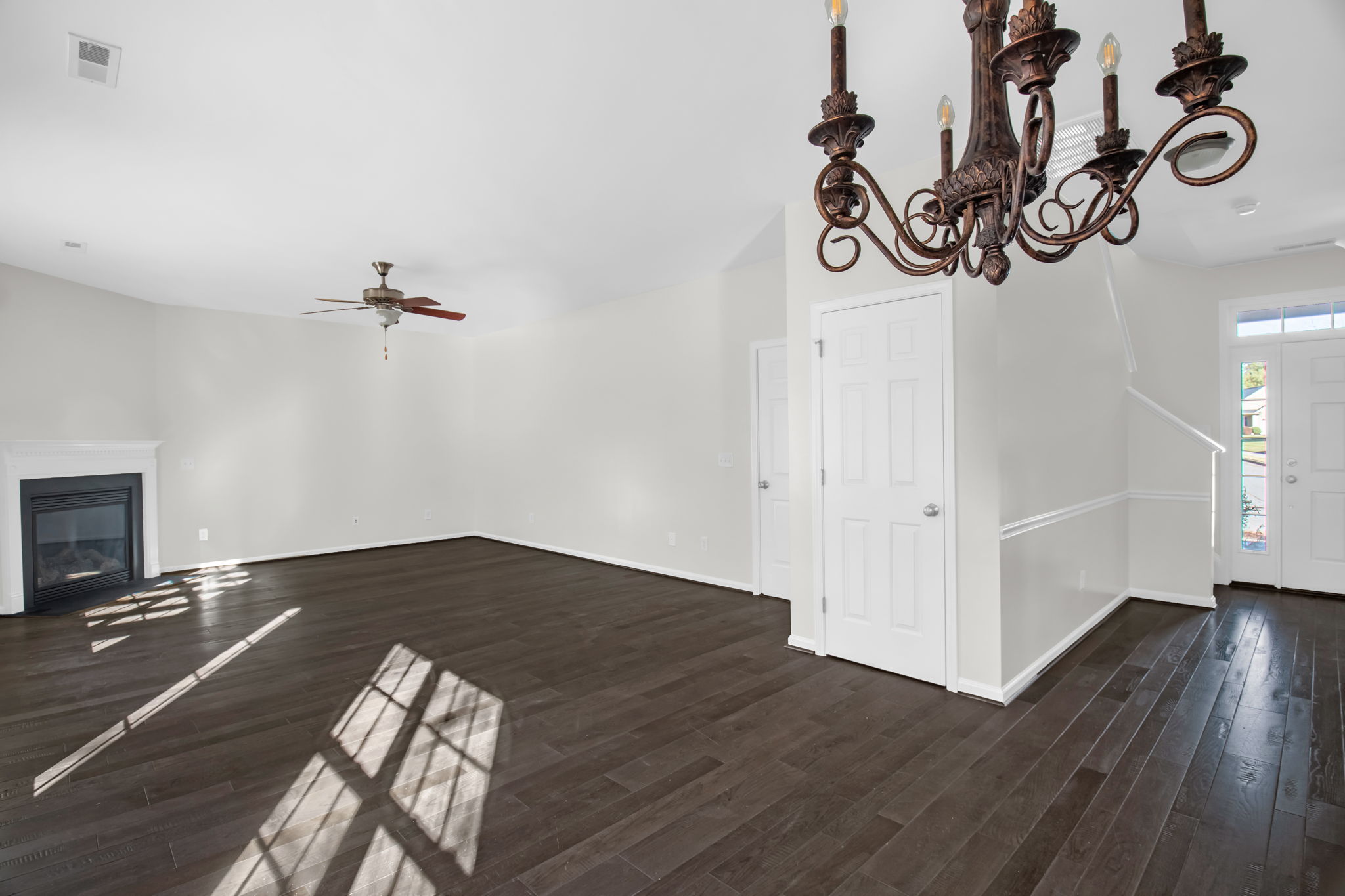 210 Waters Edge Dr-15