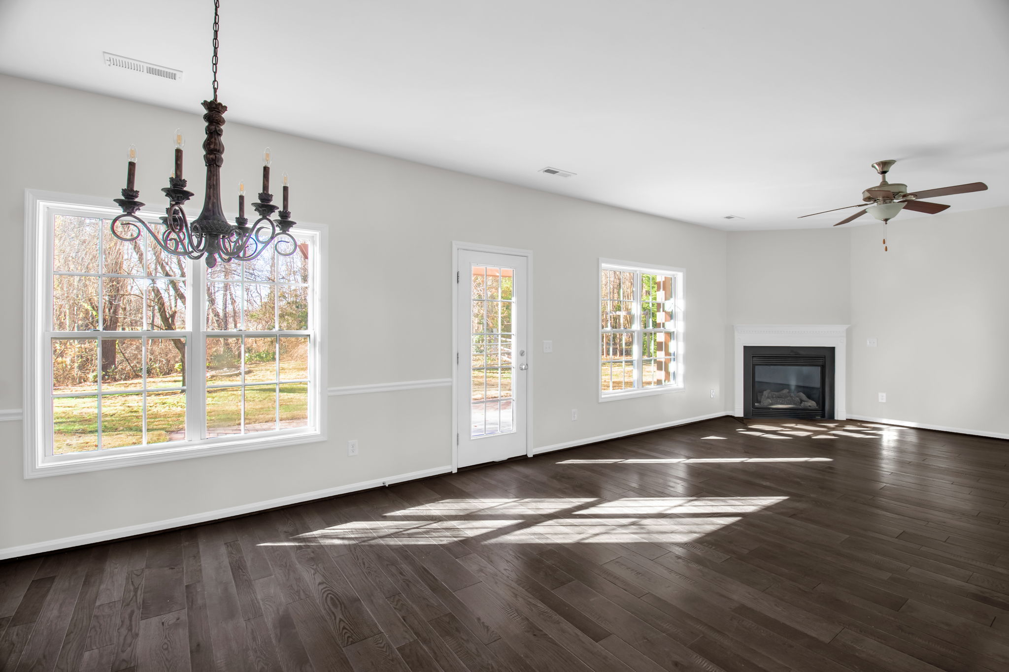 210 Waters Edge Dr-19