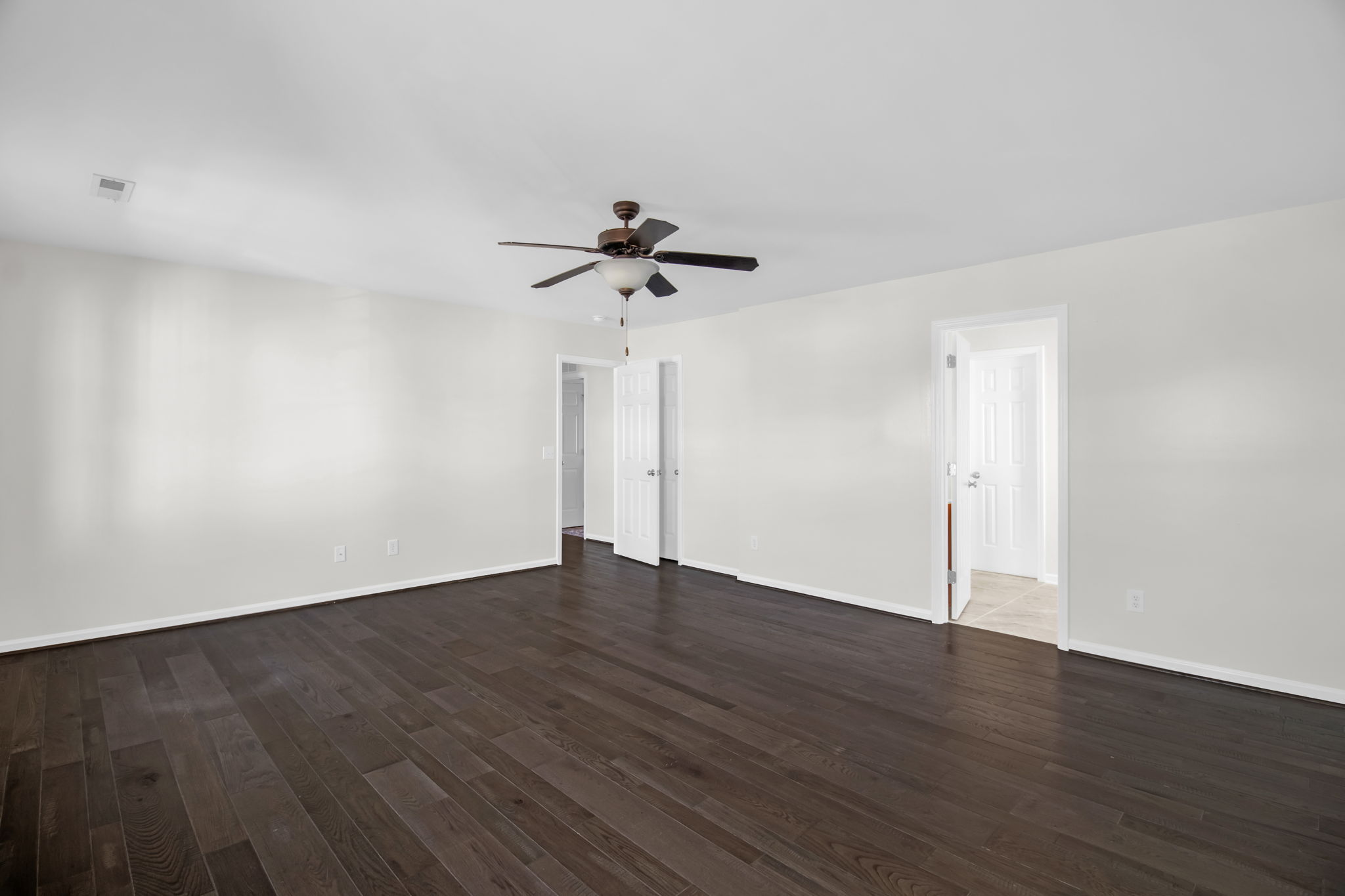 210 Waters Edge Dr-21