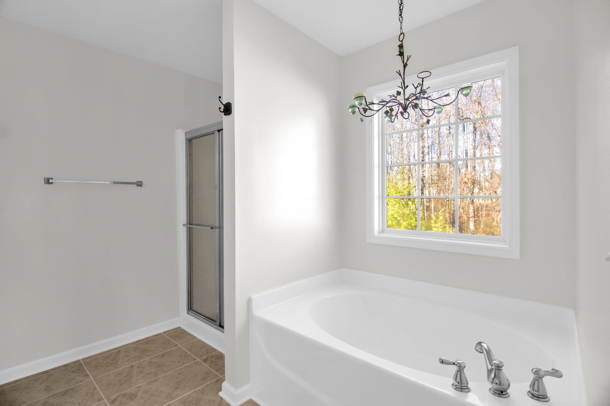 210 Waters Edge Dr-23