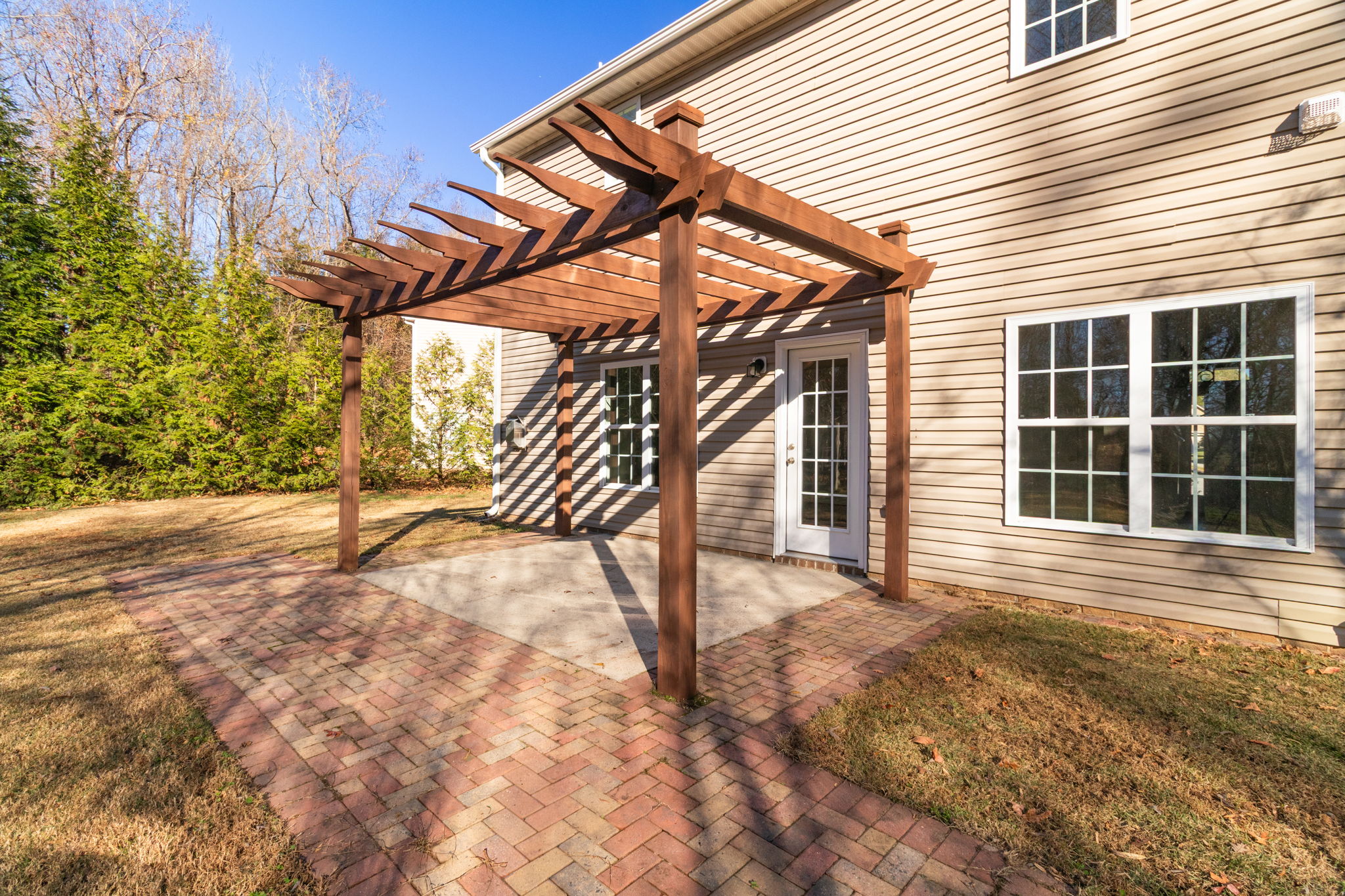 210 Waters Edge Dr-27