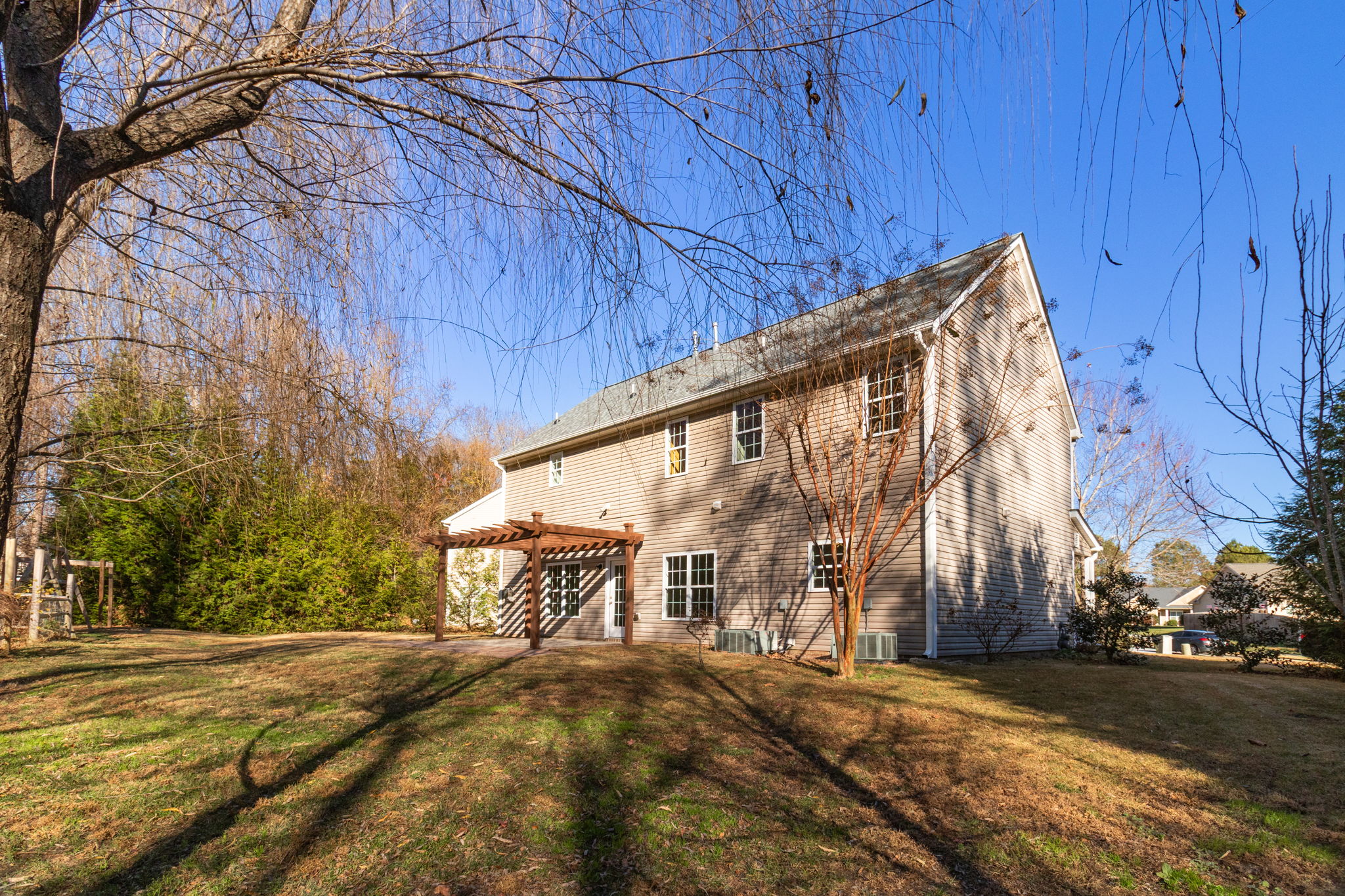 210 Waters Edge Dr-31