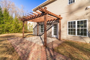 210 Waters Edge Dr-27