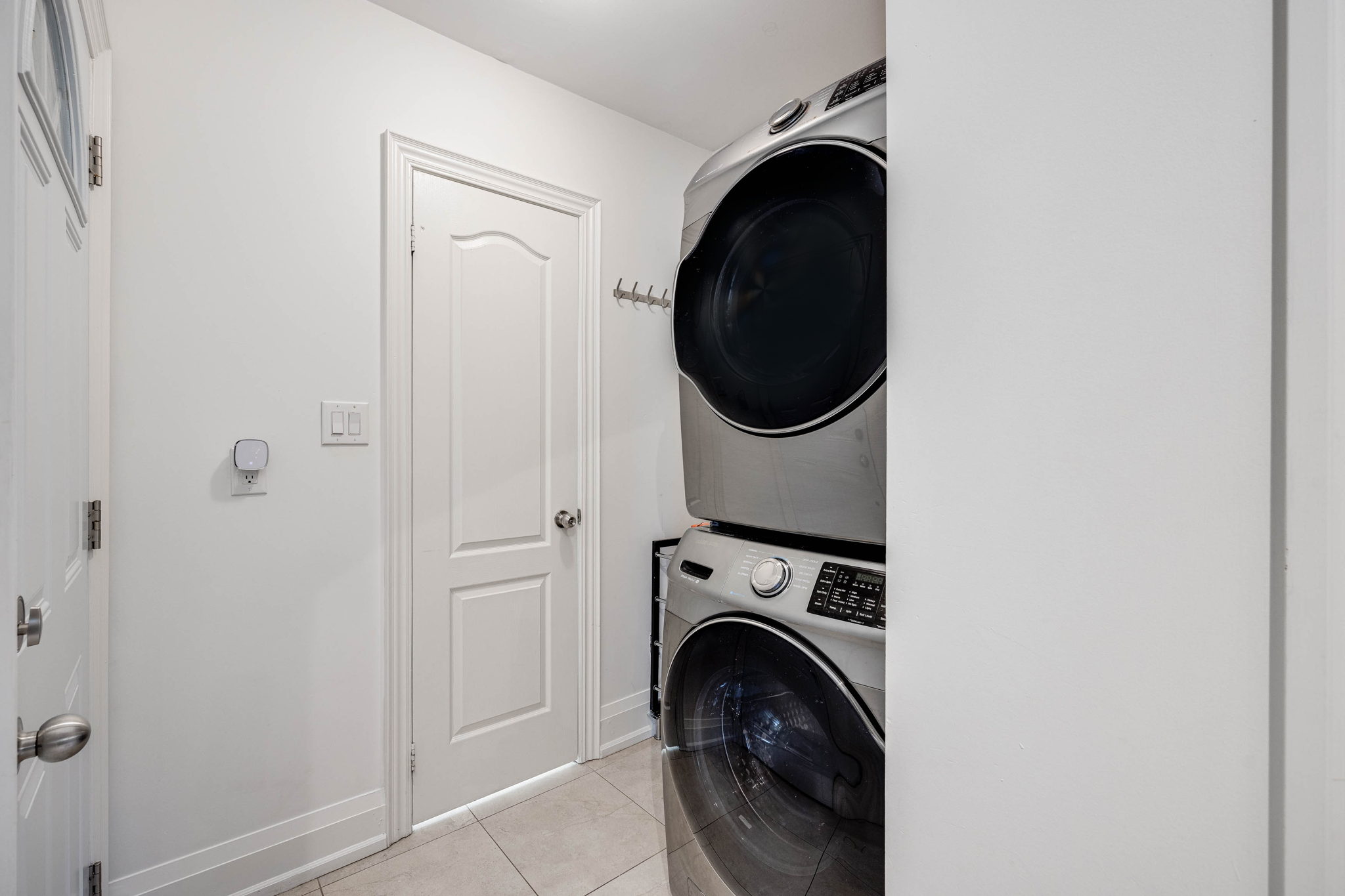 Toronto property showcase — delivered property photograph 19