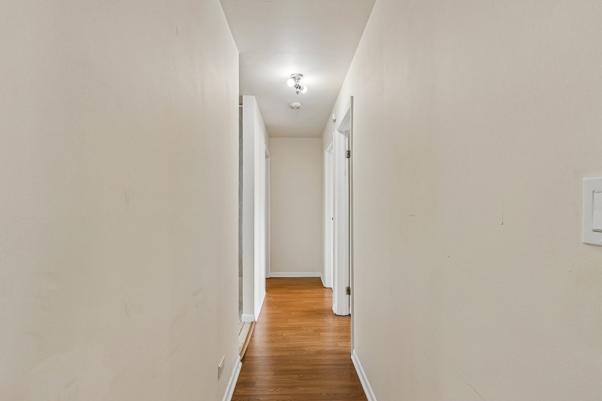 Valencia Dr 215B-S0109-020.jpg