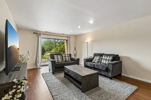 Valencia Dr 215B-S0109-004.jpg