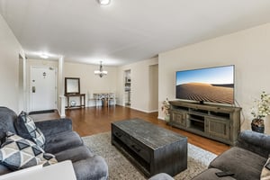 Valencia Dr 215B-S0109-005.jpg