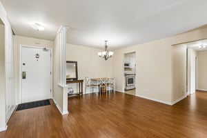 Valencia Dr 215B-S0109-009.jpg