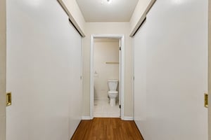 Valencia Dr 215B-S0109-015.jpg
