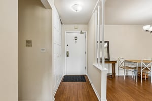Valencia Dr 215B-S0109-019.jpg