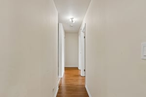 Valencia Dr 215B-S0109-020.jpg