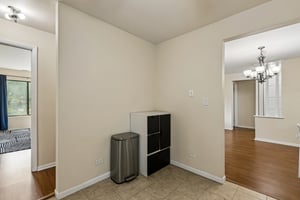 Valencia Dr 215B-S0109-021.jpg