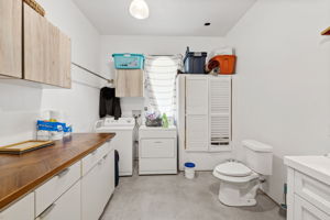  Photo 77
