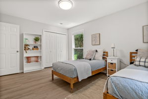  Photo 44