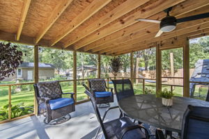 Screened-in Porch