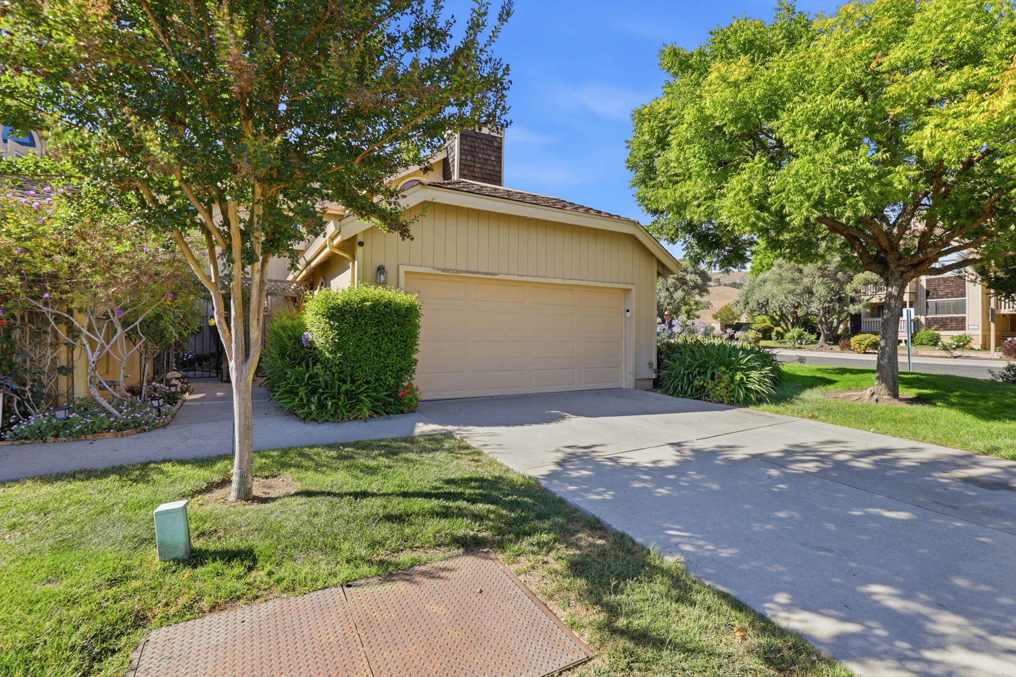003_F8_2101 Darnis Cir