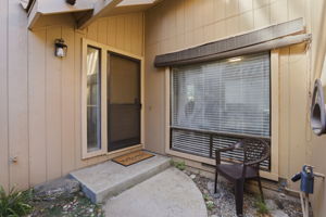 005_F8_2101 Darnis Cir