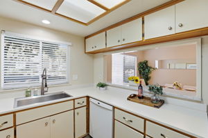 014_F8_2101 Darnis Cir