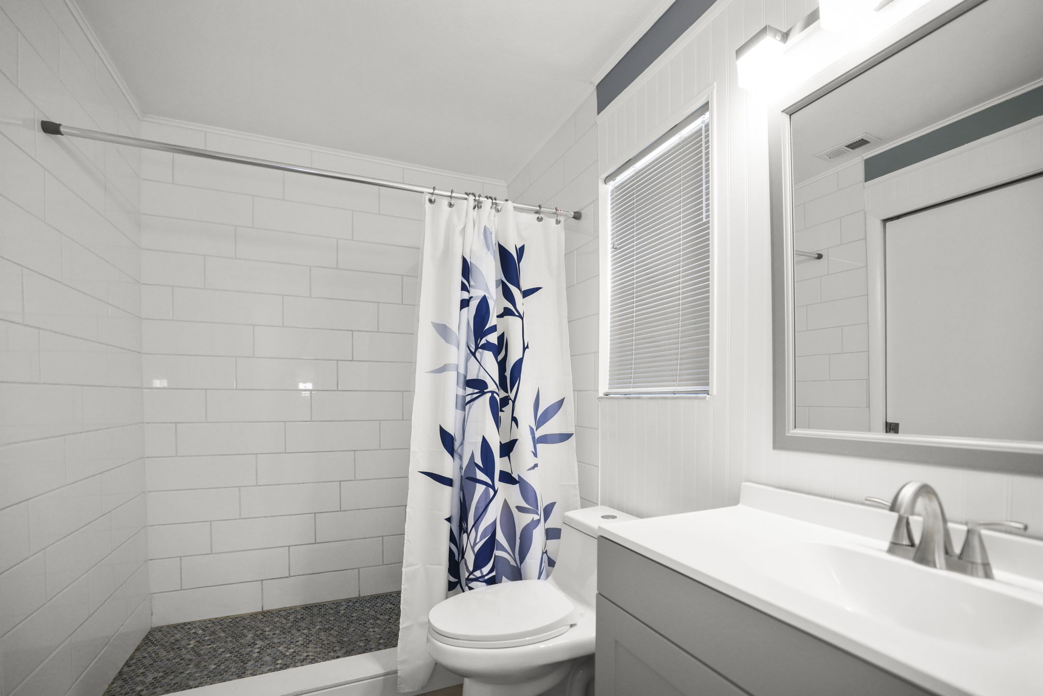 Bathroom 2 - 495A0019